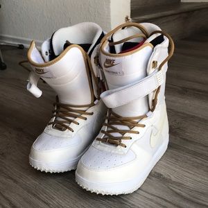 Nike snowboard boots